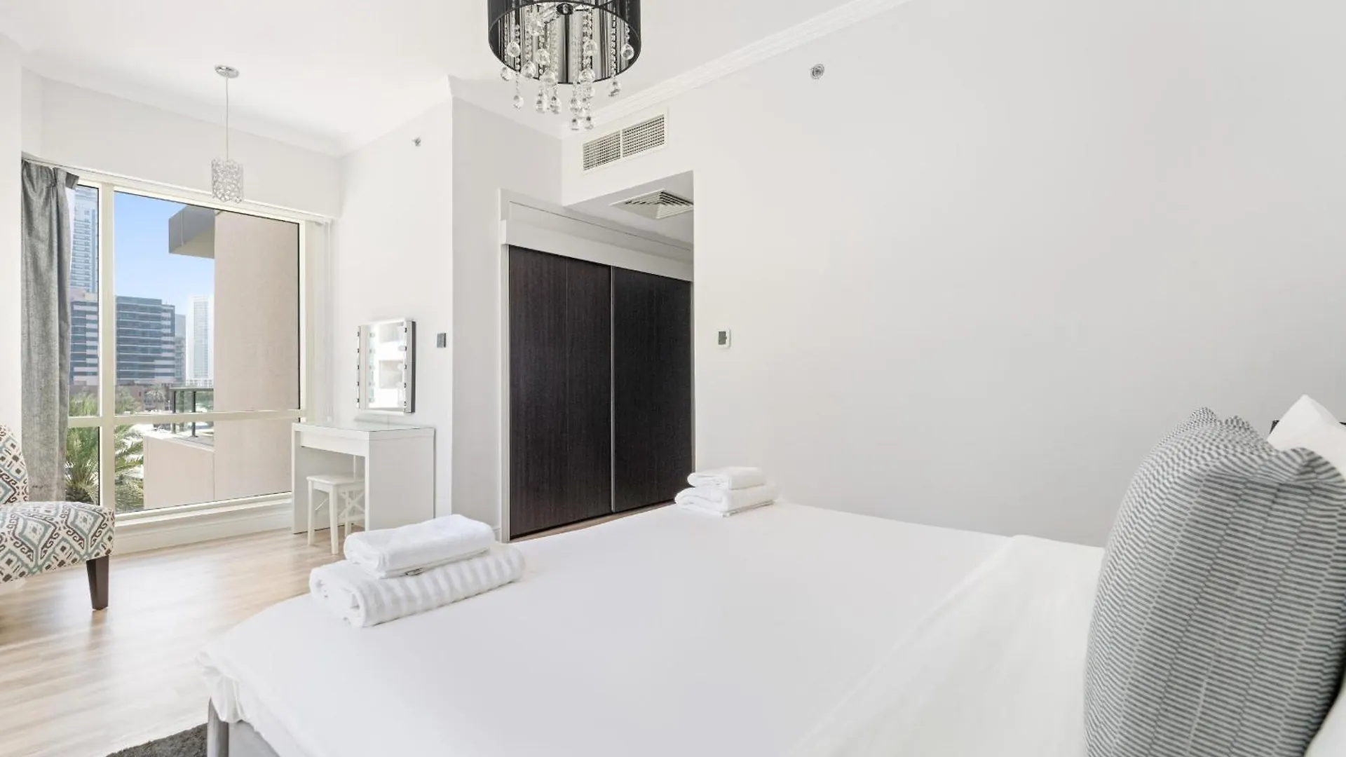 Relaxing 3Br Beachfront Retreat At Majara Marina With Patio Dubái 0*,  Emiratos Árabes Unidos